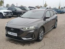 Magneticgrau Gebraucht 2023 Ford Focus ST-Line Kombi | 24.990 € (Guter Preis)
