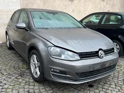 Grau Gebraucht 2015 VW Golf VII Limousine | 5.000 €