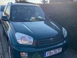 Grün Gebraucht 2001 Toyota RAV4 SUV | 7.300 € (Teuer)