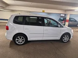 Weiß Gebraucht 2014 VW Touran Van / Kleinbus | 9.200 € (Teuer)