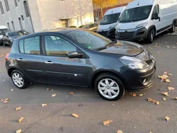 Grau Gebraucht 2005 Renault Clio II Kleinwagen | 3.390 €