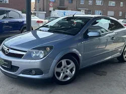 Blau Gebraucht 2006 Opel Astra Cabriolet Cosmo Cabrio | 2.500 € (Guter Preis)