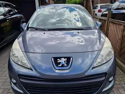 Grau Gebraucht 2011 Peugeot 207 Tendance Limousine | 2.000 € (Fairer Preis)