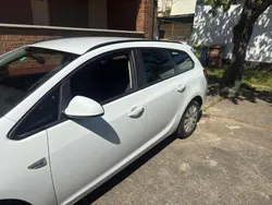 Weiß Gebraucht 2014 Opel Astra Kombi | 4.100 € (Guter Preis)