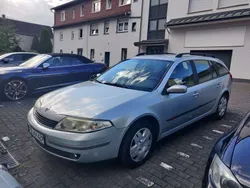 Silber Gebraucht 2002 Renault Laguna GrandTour Dynamique Kombi | 1.000 €