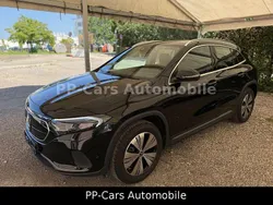 Kosmosschwarzmet. Gebraucht 2023 Mercedes EQA250 Advanced SUV | 27.440 € (Superpreis)