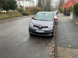 Grau Gebraucht 2021 Renault Twingo Equilibre Kleinwagen | 11.000 € (Guter Preis)