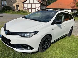 Weiß Gebraucht 2017 Toyota Auris Touring Sports Style Kombi | 14.500 € (Fairer Preis)