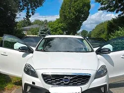 Weiß Gebraucht 2014 Volvo V40 CC Kombi | 10.490 € (Etwas zu teuer)