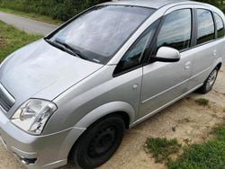 Silber Gebraucht 2006 Opel Meriva Van / Kleinbus | 3.850 €