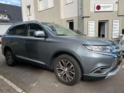 Grau Gebraucht 2015 Mitsubishi Outlander SUV | 14.444 € (Fairer Preis)