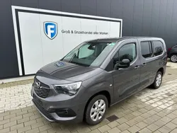 Grau Gebraucht 2021 Opel Combo Life XL Van / Kleinbus | 21.900 € (Fairer Preis)