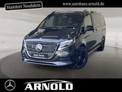 Grau (graphitgrau) Gebraucht 2024 Mercedes V300 Style Van / Kleinbus | 75.800 €