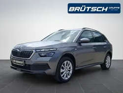 Graphitegrau metallic Gebraucht 2023 Skoda Kamiq Tour SUV | 21.980 € (Fairer Preis)