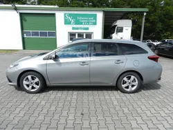 Grau Gebraucht 2016 Toyota Auris Touring Sports Cool Kombi | 12.390 € (Guter Preis)
