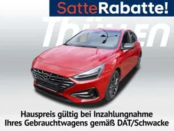 Rot Gebraucht 2024 Hyundai i30 Advantage Limousine | 19.980 € (Guter Preis)