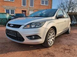 Silber Gebraucht 2010 Ford Focus Limousine | 2.699 € (Fairer Preis)