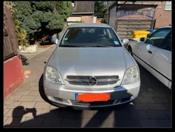 Silber Gebraucht 2002 Opel Vectra Limousine | 2.250 €