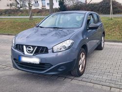 Grau Gebraucht 2010 Nissan Qashqai SUV | 5.700 € (Fairer Preis)