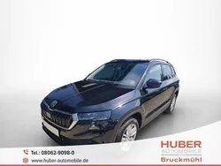 Black magic (1z1z) Gebraucht 2024 Skoda Karoq Selection SUV | 30.190 € (Guter Preis)