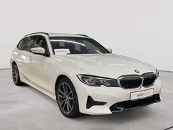 Alpinweiß Gebraucht 2022 BMW 320 Sport Line Kombi | 30.390 € (Guter Preis)