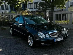 Schwarz Gebraucht 2003 Mercedes E200 Limousine | 4.000 € (Etwas zu teuer)