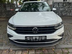 Weiß Gebraucht 2022 VW Tiguan Life SUV | 20.499 € (Superpreis)