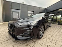Obsidianschwarz metallic Gebraucht 2024 Ford Focus ST-Line Kombi | 19.990 € (Guter Preis)