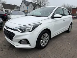 Weiß Gebraucht 2018 Hyundai i20 Trend Kleinwagen | 8.000 € (Guter Preis)