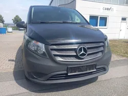 Obsidianschwarz (metallic) Gebraucht 2021 Mercedes Vito Van / Kleinbus | 14.280 € (Fairer Preis)