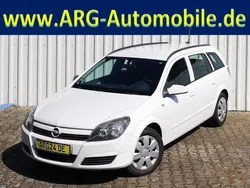 Weiß Gebraucht 2005 Opel Astra Edition Kombi | 3.900 €
