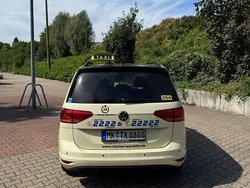 Schwarz Gebraucht 2023 VW Touran Comfortline Van / Kleinbus | 17.900 € (Superpreis)