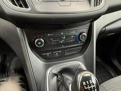 Silber Gebraucht 2016 Ford C-MAX Van / Kleinbus | 7.980 € (Fairer Preis)