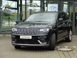 Schwarz metallic Gebraucht 2017 Jeep Grand Cherokee Summit SUV | 33.490 €