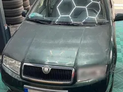 Grün Gebraucht 2000 Skoda Fabia Kombi | 1.500 €