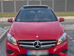 Rot Gebraucht 2013 Mercedes A180 Limousine | 11.950 € (Fairer Preis)