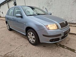 Grau Gebraucht 2006 Skoda Fabia Cool Edition Kleinwagen | 1.200 € (Fairer Preis)