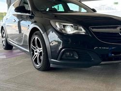 Schwarz Gebraucht 2016 Opel Insignia Country Tourer Kombi | 9.000 € (Fairer Preis)