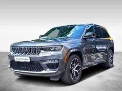 Grau (baltic grey mit dach in kontrastfarbe schwarz) Gebraucht 2023 Jeep Grand Cherokee Summit SUV | 94.290 €
