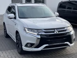 Weiß Gebraucht 2016 Mitsubishi Outlander P-HEV Top Kombi | 17.990 € (Guter Preis)