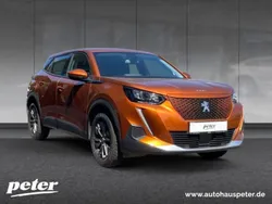Met. orange fusion (metallic) Gebraucht 2021 Peugeot e-2008 Active SUV | 17.939 € (Guter Preis)