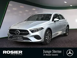 Silber / hightechsilber Gebraucht 2024 Mercedes A180 Advanced Limousine | 30.482 € (Fairer Preis)