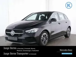 Unilack nachtschwarz Gebraucht 2024 Mercedes B180 Progressive Van / Kleinbus | 32.440 € (Etwas zu teuer)