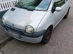 Silber Gebraucht 2003 Renault Twingo Kleinwagen | 600 € (Guter Preis)