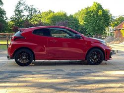 Rot Gebraucht 2024 Toyota Yaris Limousine | 47.500 € (Guter Preis)