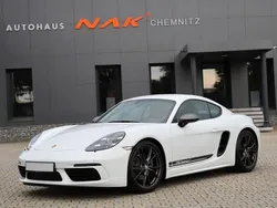 Weiß Gebraucht 2023 Porsche 718 Cayman T Chrono Coupé | 74.990 €