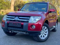 Rot Gebraucht 2009 Mitsubishi Pajero Instyle SUV | 21.900 € (Teuer)