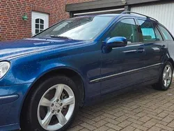Blau Gebraucht 2006 Mercedes C230 Avantgarde Limousine | 2.800 €