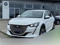 Weiss Gebraucht 2020 Peugeot e-208 Active Kleinwagen | 16.449 € (Fairer Preis)