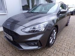 Grau Gebraucht 2021 Ford Focus ST-Line Kombi | 18.950 € (Fairer Preis)